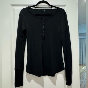 Black Buttoned Long Sleeve Thermal Top/Thumbholes NWOT